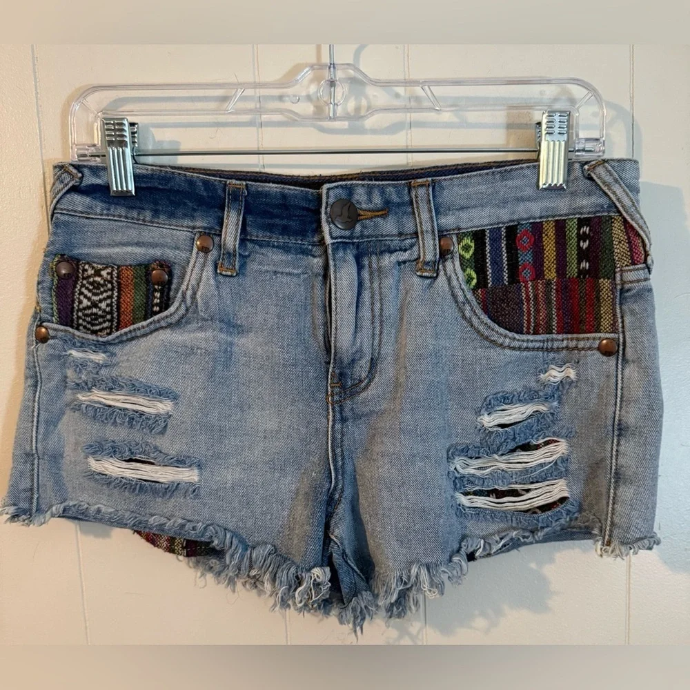 Free People Tribal Denim Cutoff Shorts Size 26 - Picture 3 of 10